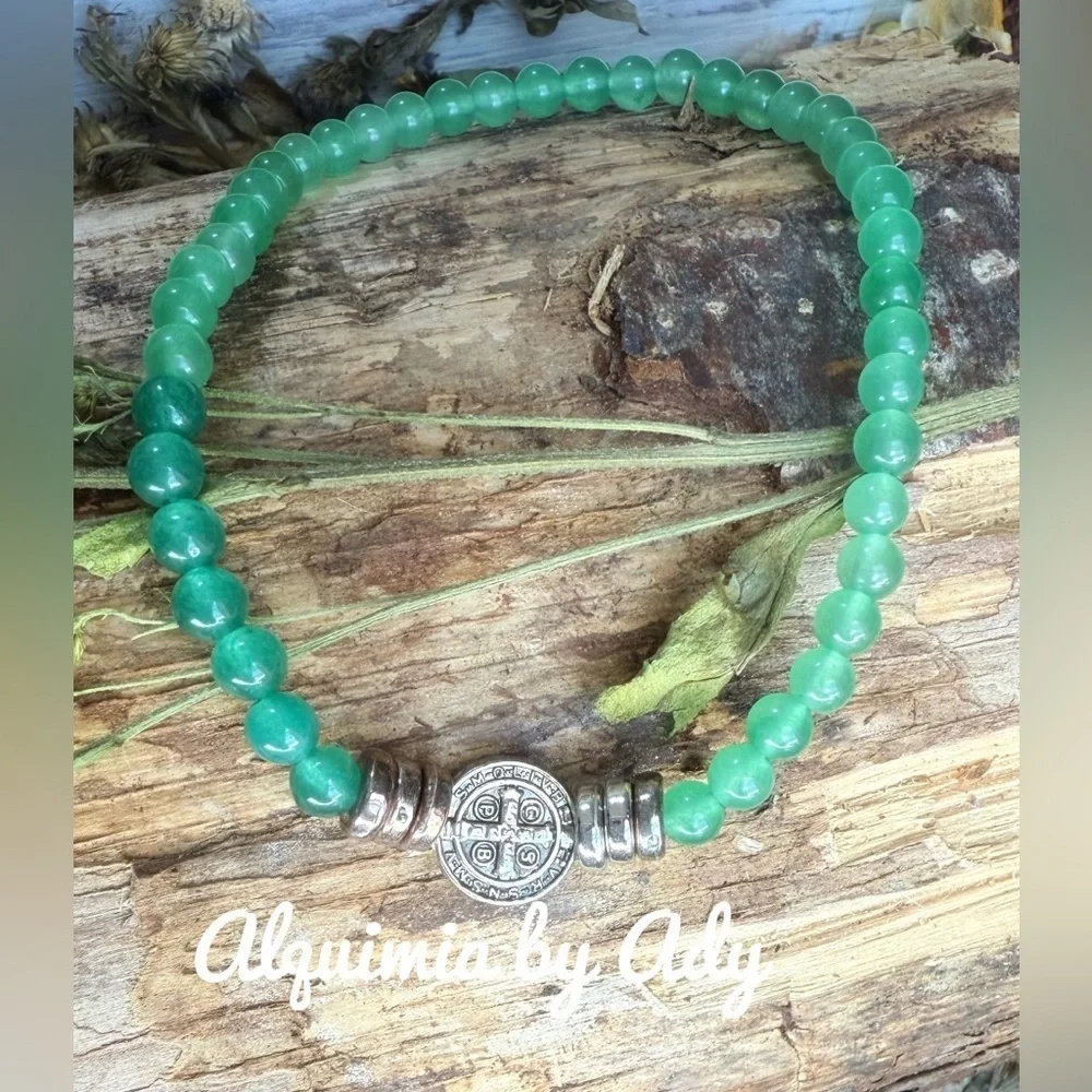 VERDE +  green Beaded bracelet with Saint Benedict and aventurine